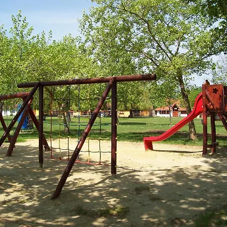 Gazde/Camere de închiriat Haus Martha Balatonudvari