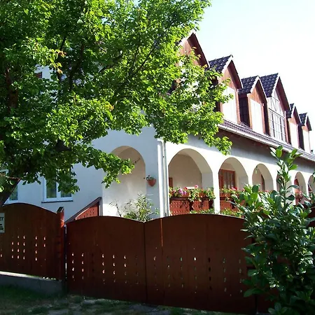Haus Martha * Balatonudvari